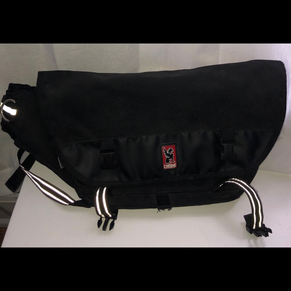 Chrome Mini Metro Messenger Bag